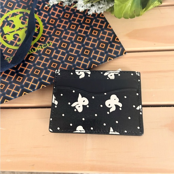 NWT🎀Tory Burch Emerson Printed Slim Card Case/Holder Black Tossed Bow Silver - Picture 4 of 6